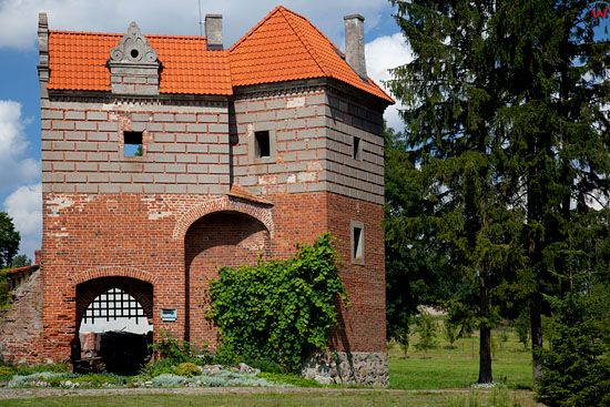EU, PL, Pomorskie. Stara Kiszewa, gotycki zamek krzyzacki z XIV w.